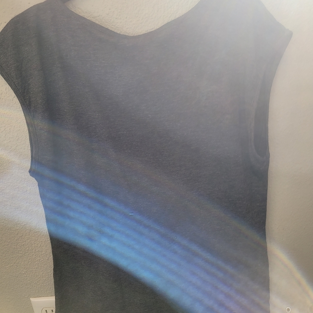 NWT Women's Phoenix Raceway V-neck Tee Size Large - Picture 5 of 5